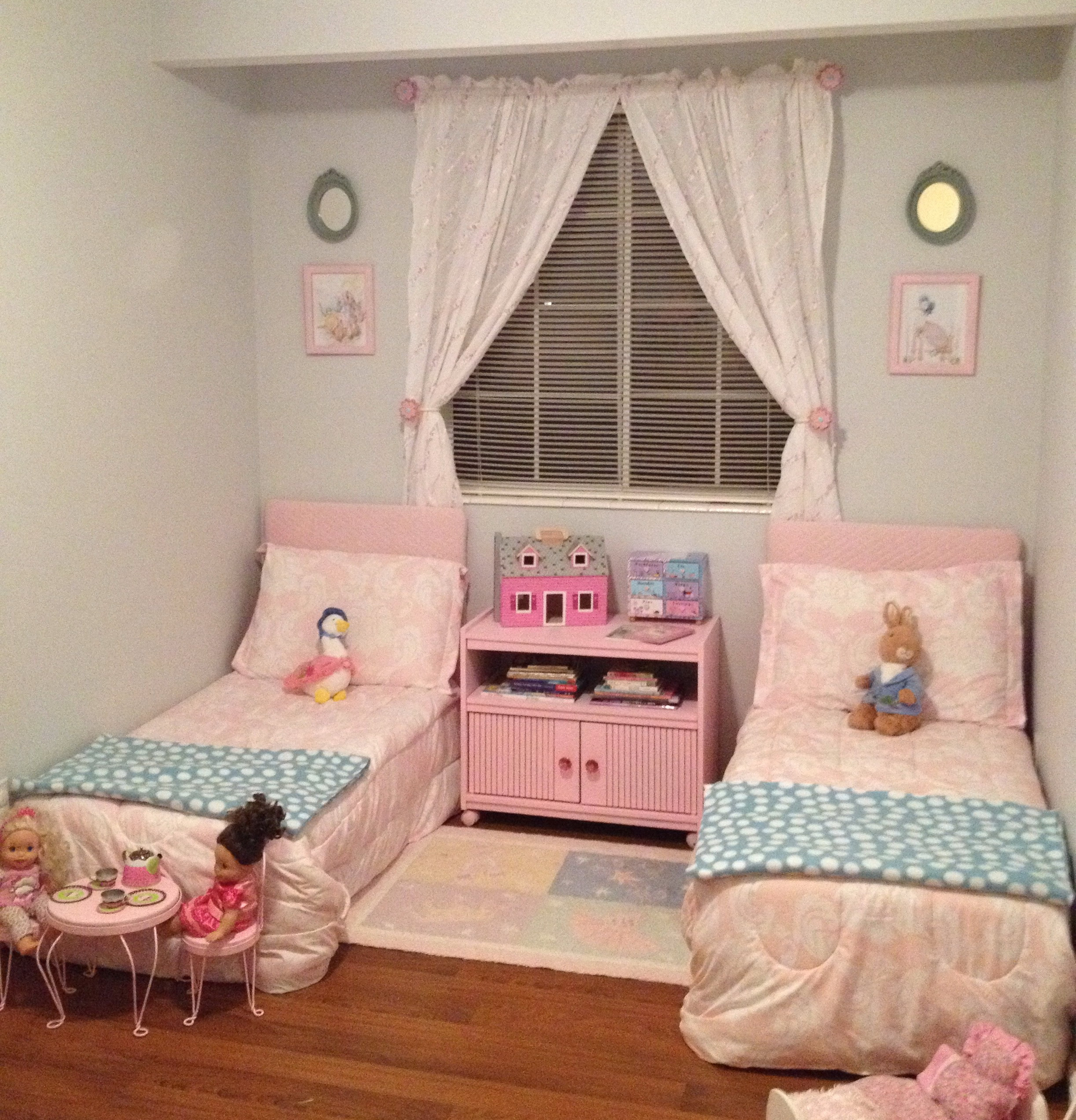 Two Girls In Bedroom
 staging a children’s room – Anam Baile Spirit Home