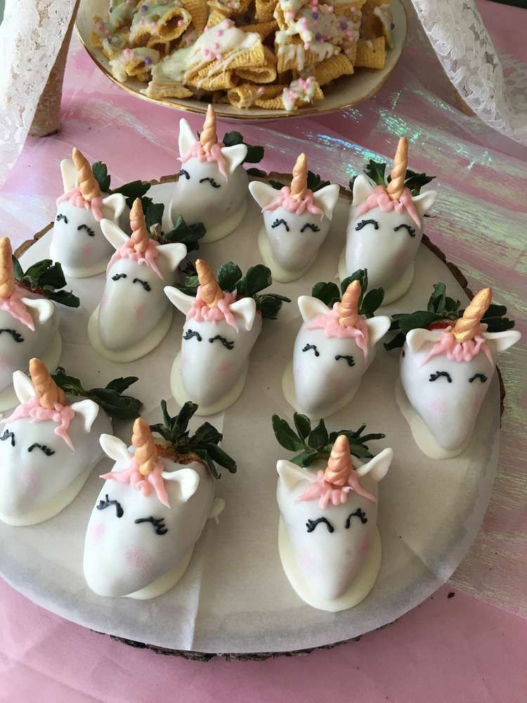 Unicorn Birthday Party Food Ideas Pintrest
 Loving the chocolate unicorn coated strawberries at this