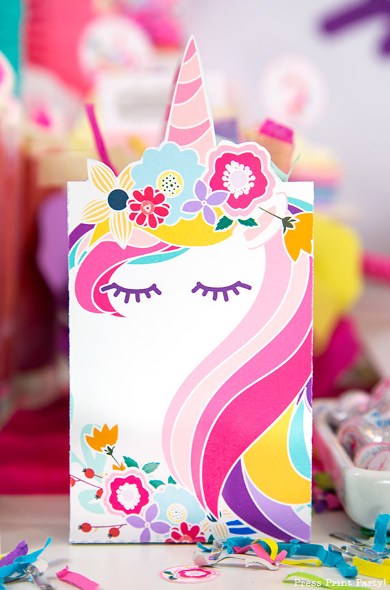 Unicorn Party Centerpiece Ideas
 Truly Magical Unicorn Birthday Party Decorations DIY