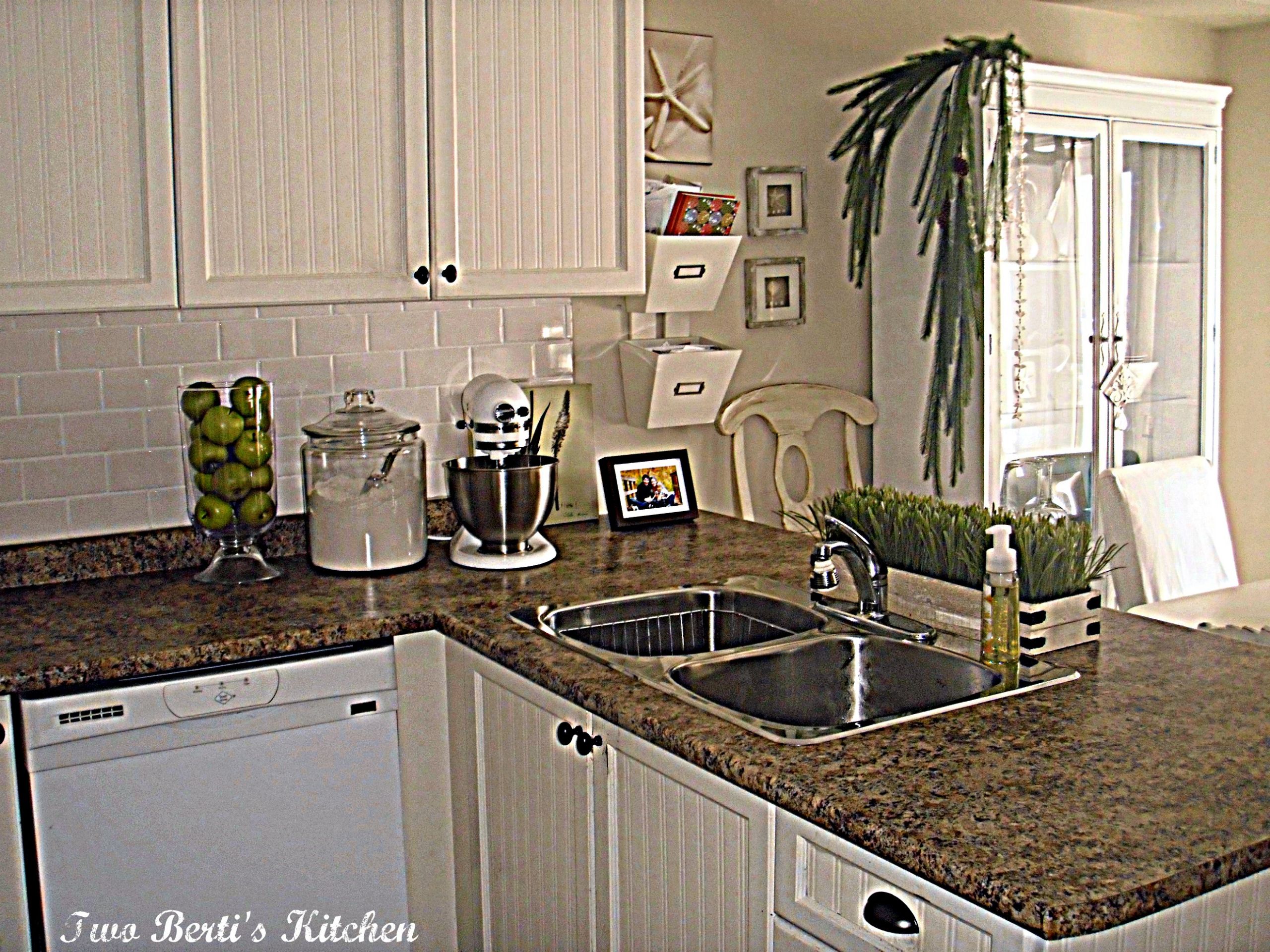 Updating Kitchen Counters
 Updating a Kitchen on a Bud – twobertis