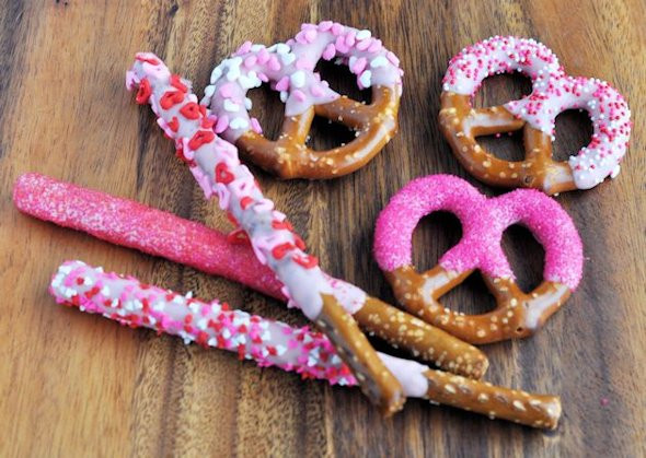 Valentine Day Pretzels
 45 Valentine s Day Snacks Desserts and Drinks for Your