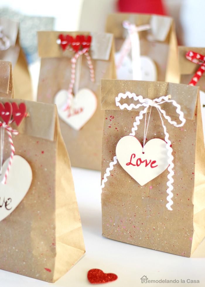 Valentine Gift Bags Ideas
 Great Ideas 18 LightHEARTed Valentine s Projects