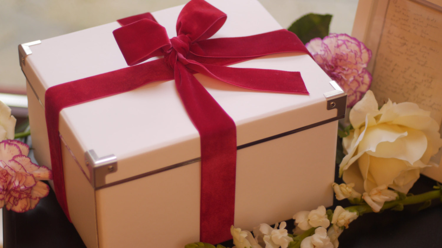 Valentine Gift Box Ideas
 18 Cute Little Gift Box Ideas for Valentine s Day