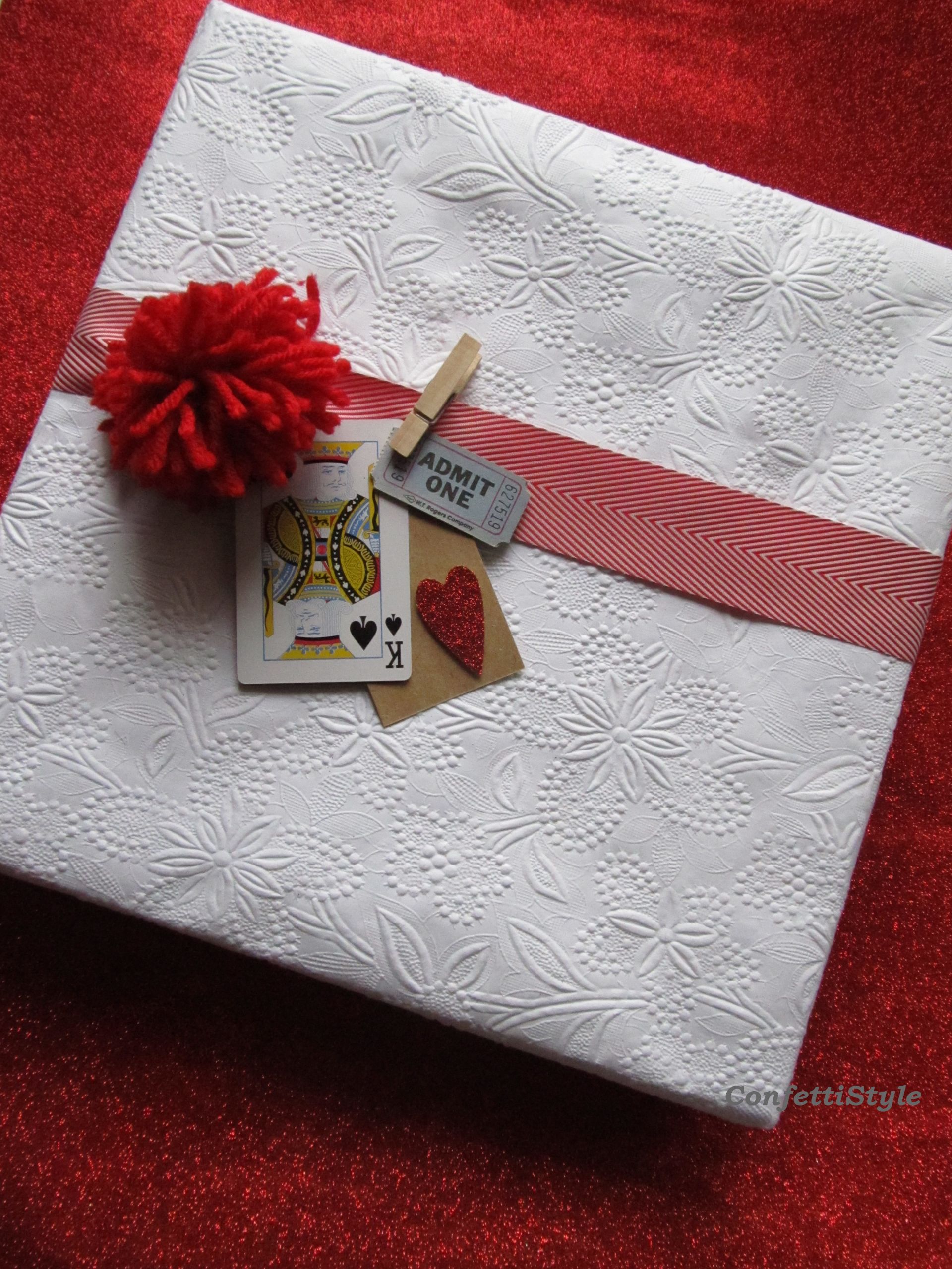 Valentine Gift Wrapping Ideas
 5 1Simple and Sweet Valentine Gift Wrap Ideas