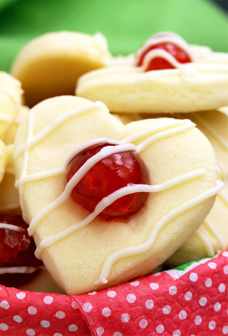 Valentine Shortbread Cookies
 Valentine‘s Maraschino Cherry Shortbread Cookies