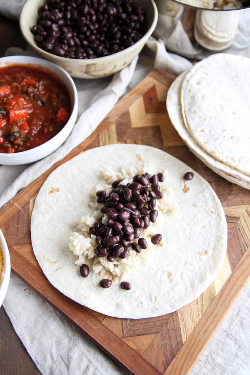 Vegetarian Black Bean Freezer Burritos
 5 Ingre nt Ve arian Freezer Burritos Sweetphi