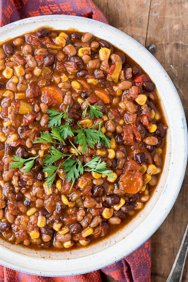 Vegetarian Chili With Beans
 Slow Cooker Ve arian Chili with Tangy Baked Beans