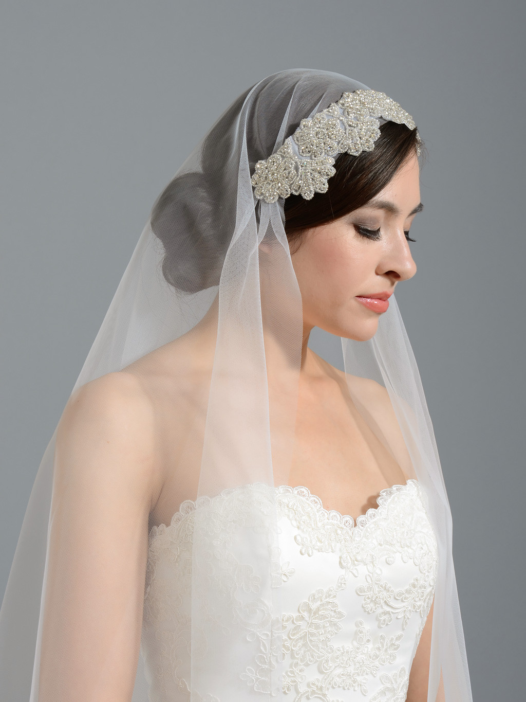 Veils For Wedding
 Ivory elbow wedding veil with rhinestone applique V048