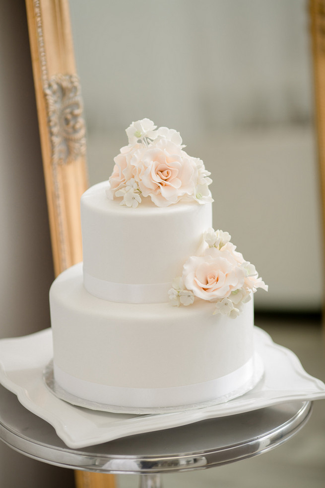 Wedding Cakes Simple
 25 Amazing All White Wedding Cakes