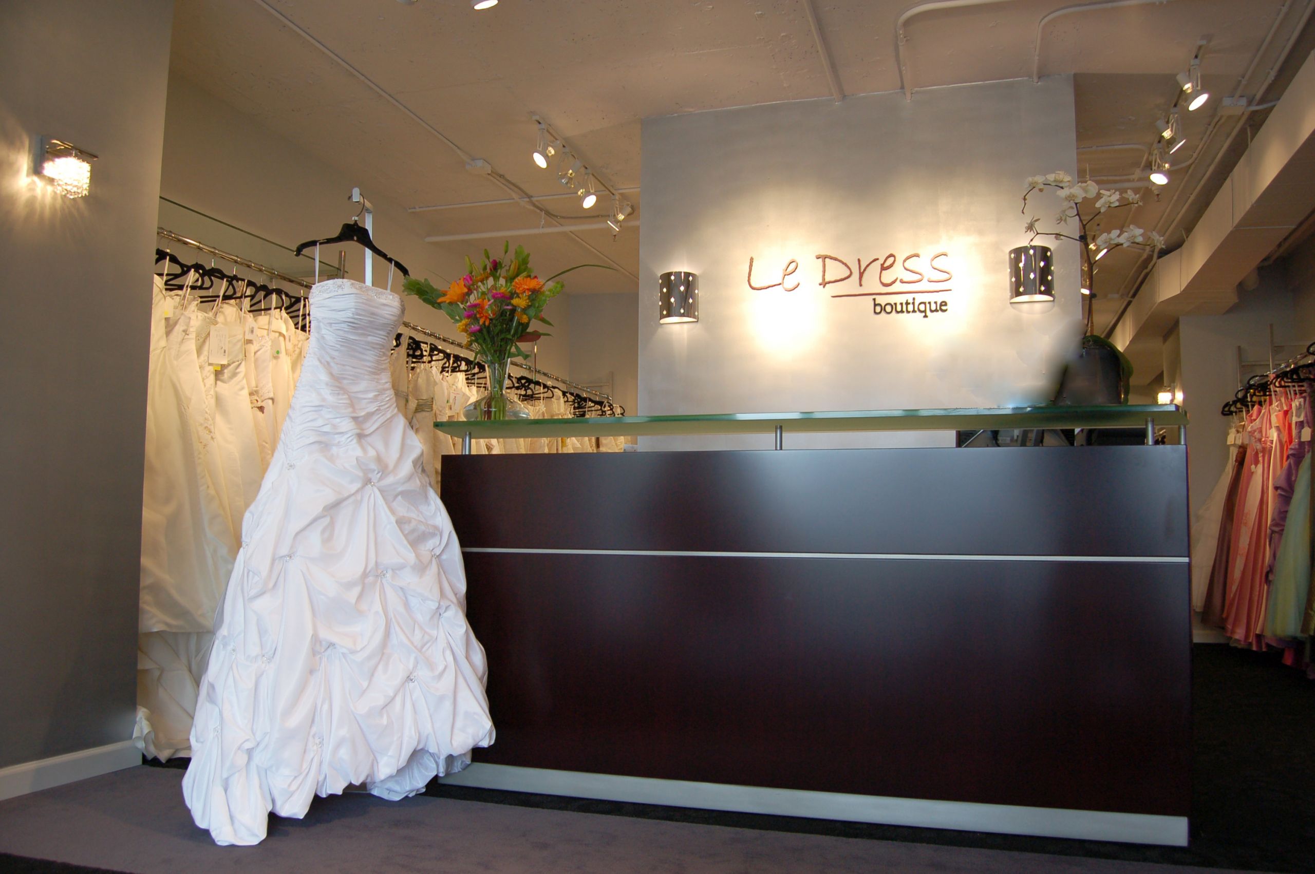 Best Consignment Shops For Wedding Dresses in the world Check it out now 