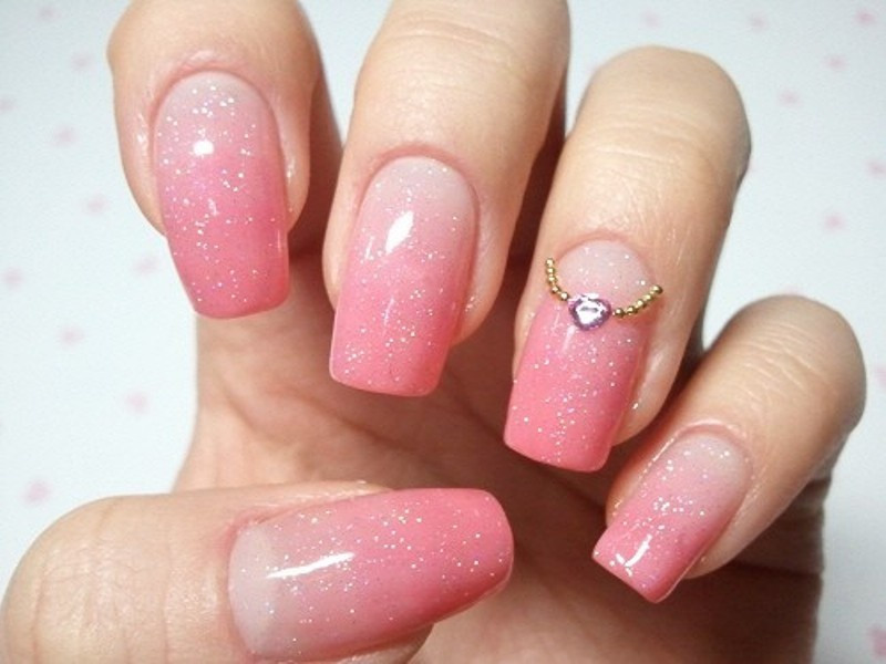 Wedding Finger Nails
 Picture The Newest Wedding Trend The Ring Finger Nails