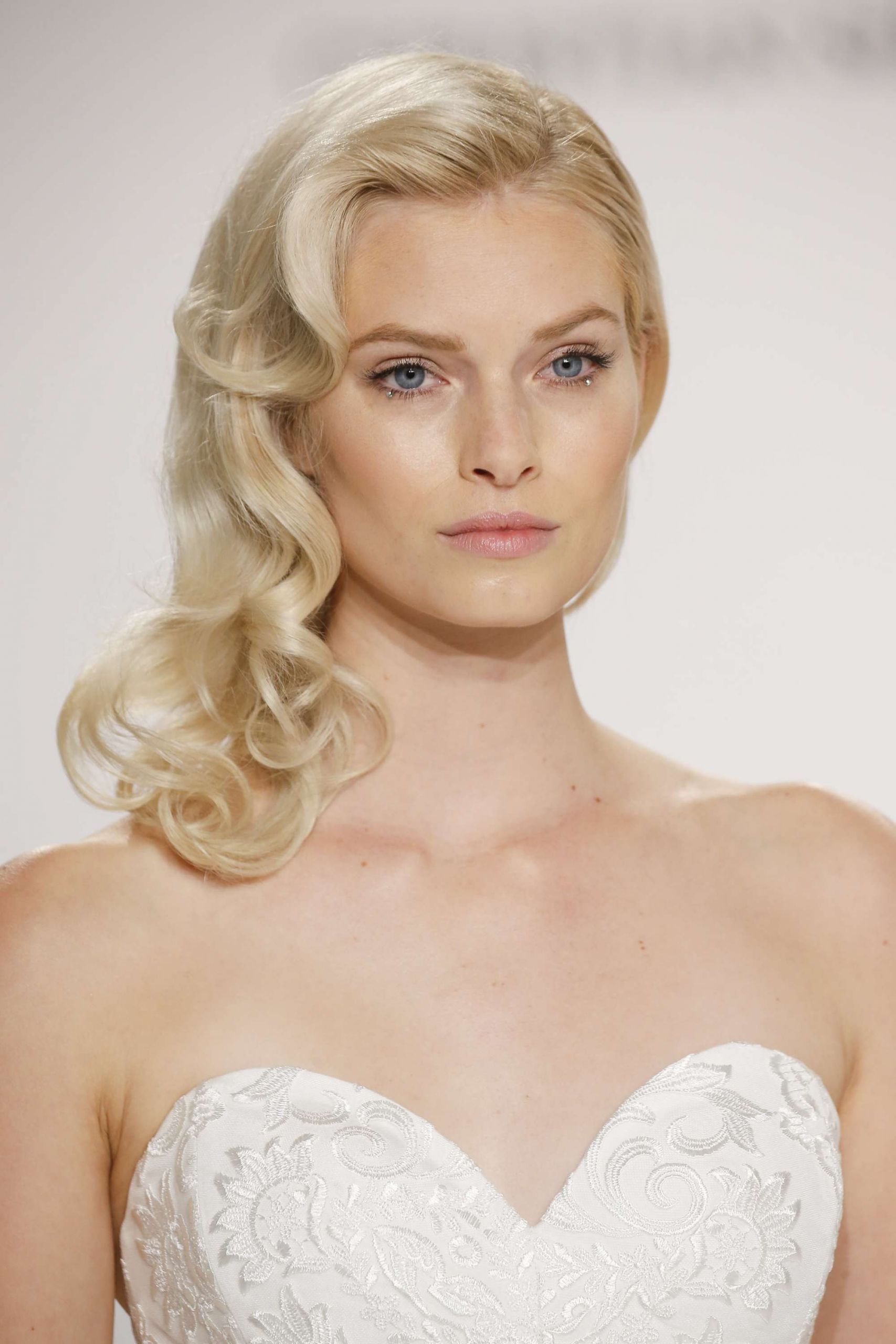 Wedding Hairstyles On The Side
 9 Simple Wedding Hairstyles To Copy From The Bridal Runway