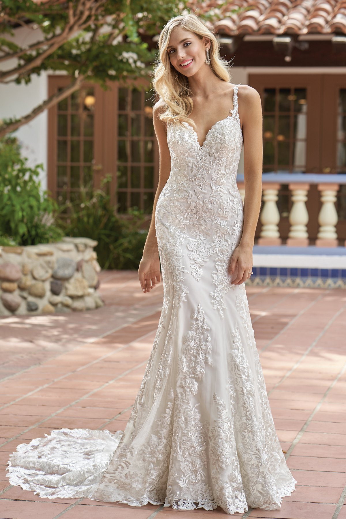 Wedding Look
 F Rustic Embroidered Lace Wedding Dress with