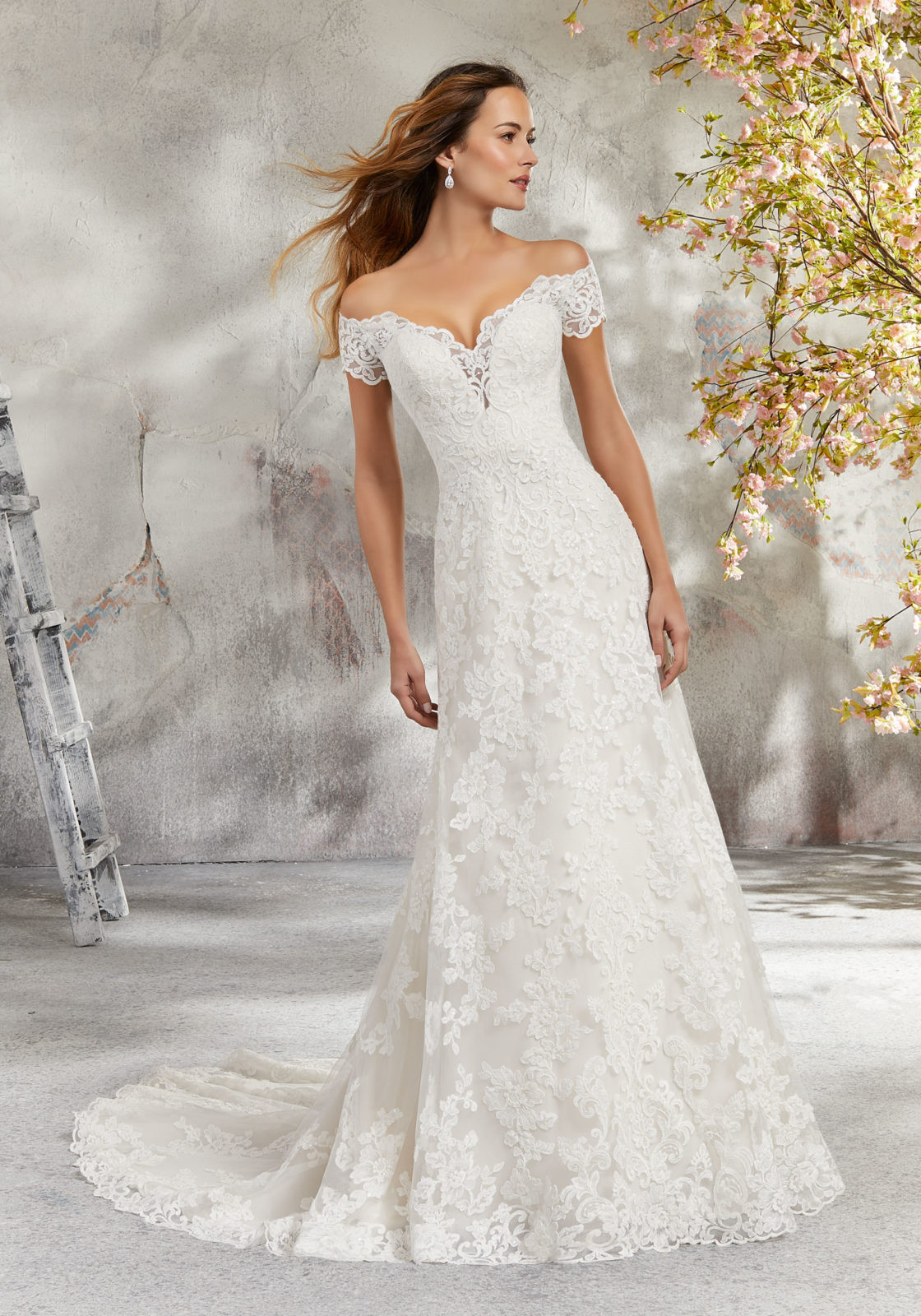 Wedding Look
 Linda Wedding Dress Style 5692