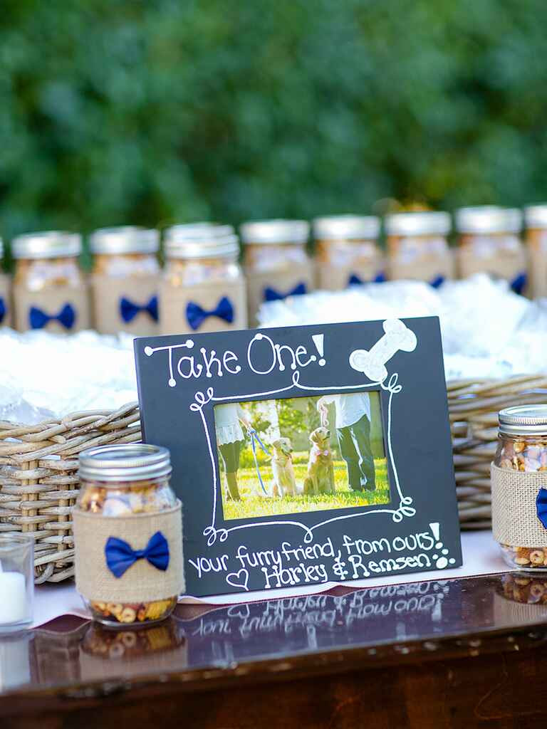 Wedding Party Favor
 20 DIY Wedding Favors for Any Bud