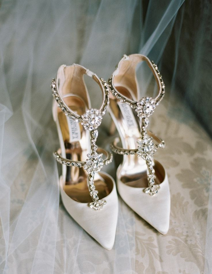 Wedding Shoes Bride
 How to Choose Fall Wedding Dresses and Accessories