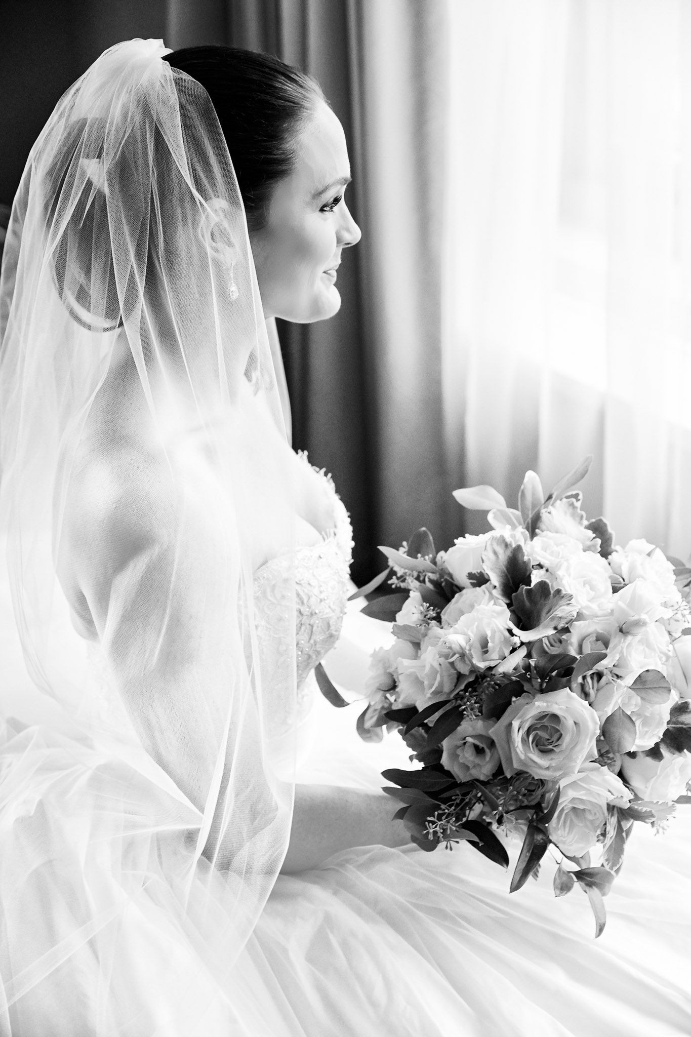 Wedding Veils Chicago
 Opulent Wedding with Organic Textures & Elegant Décor in