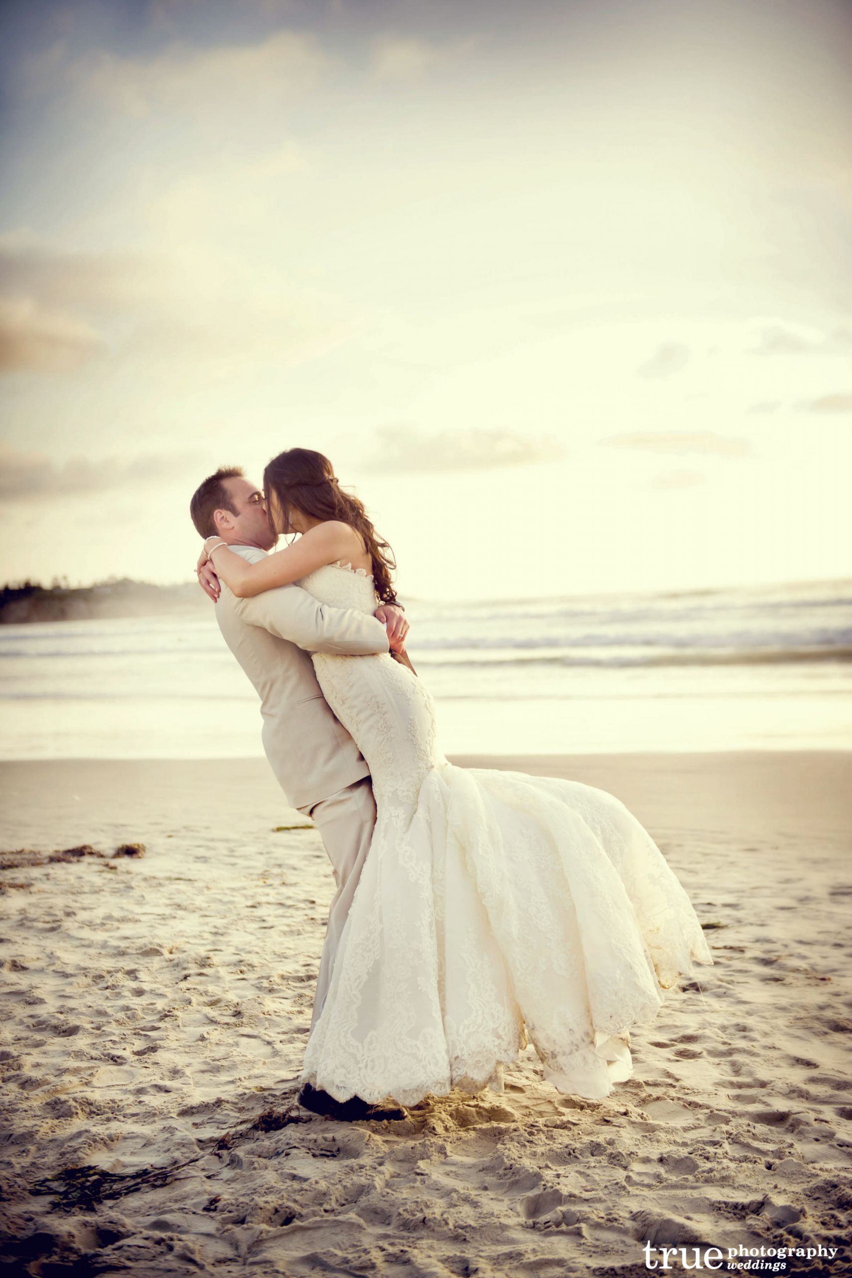 Weddings At The Beach
 Scripps Seaside Forum Beachfront Wedding