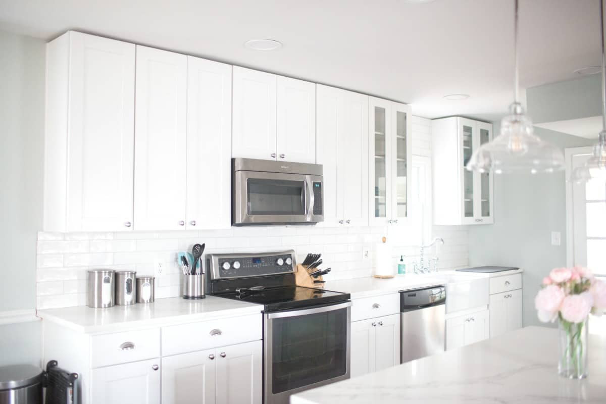 White Farmhouse Kitchen
 How I Keep a White Kitchen Clean PLUS My Farmhouse