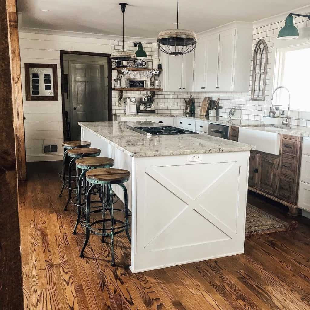 White Farmhouse Kitchen
 20 Pretty Farmhouse Kitchen Decor Ideas for Modern Homes