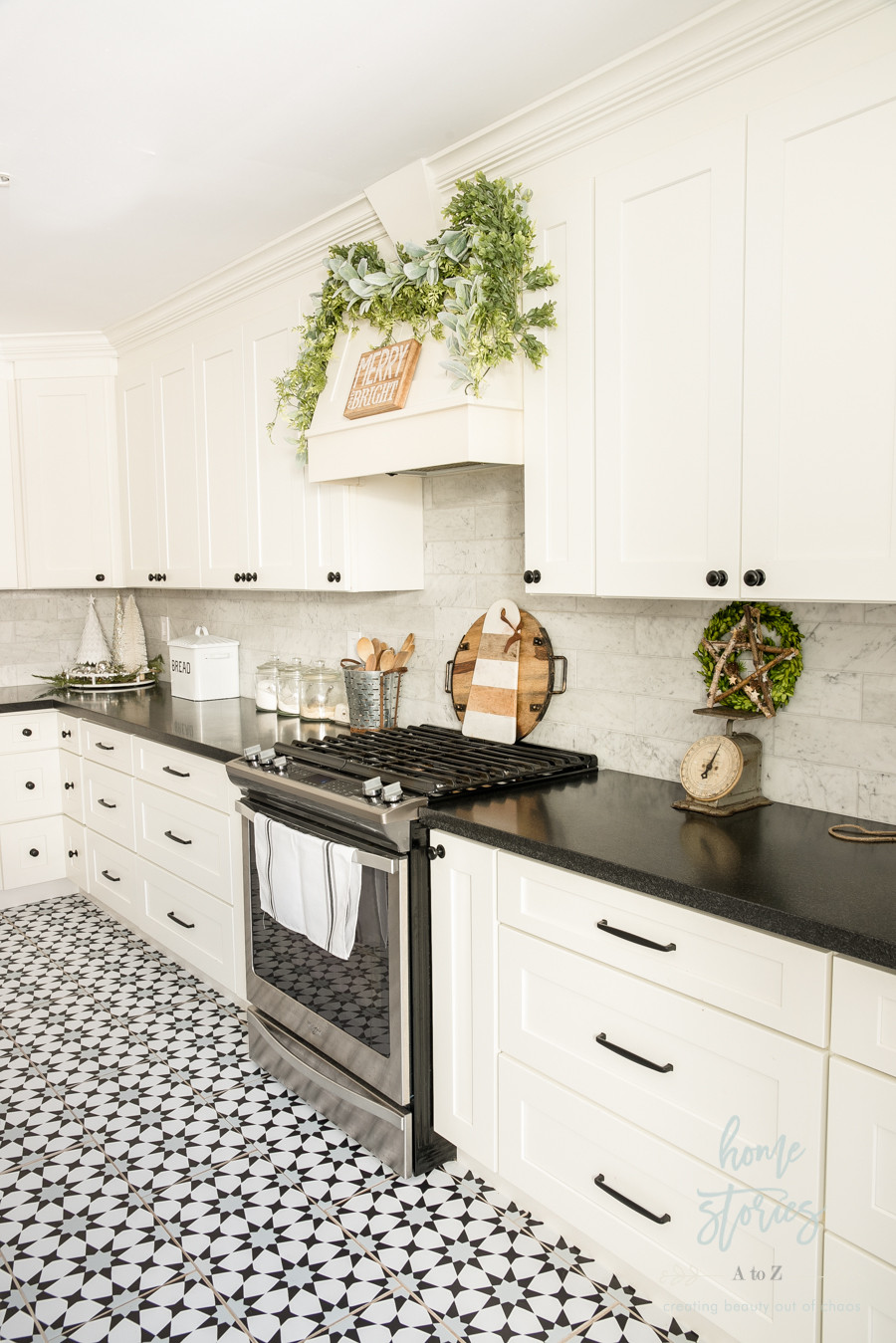 White Farmhouse Kitchen
 Black & White Farmhouse Christmas Kitchen