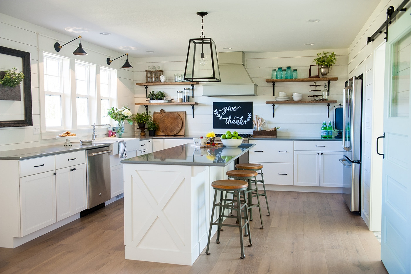 White Farmhouse Kitchen
 our farmhouse kitchen reveal