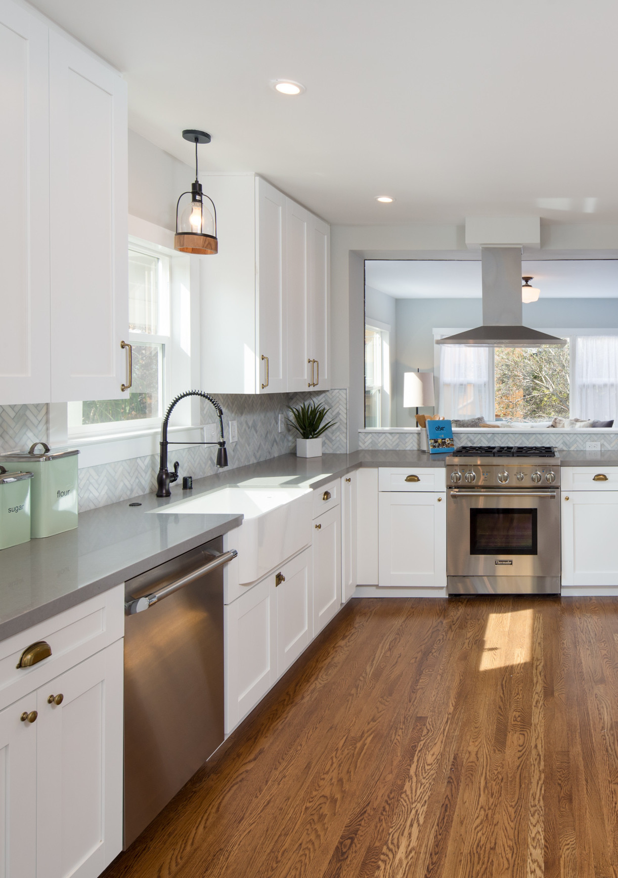 White Farmhouse Kitchen
 Farmhouse Inspired White Kitchen Ideas