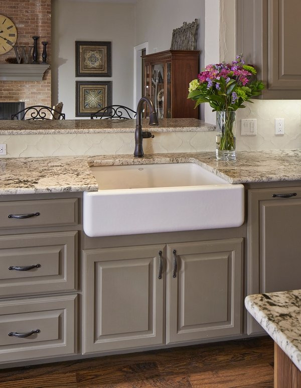 White Ice Granite Kitchen
 White ice granite countertops for a fantastic kitchen decor