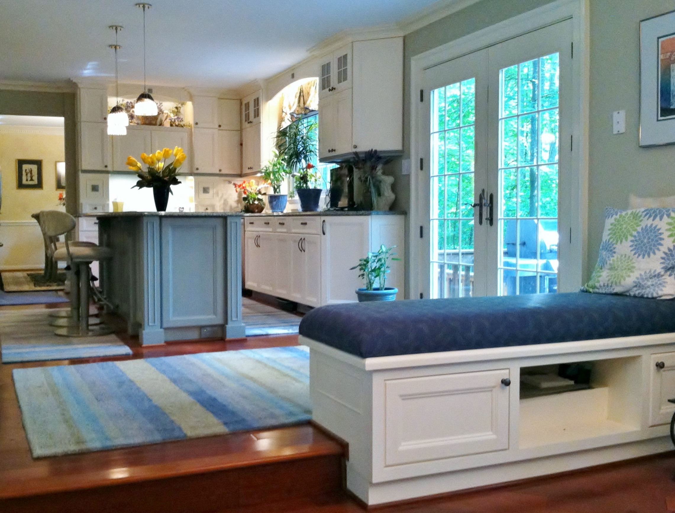 White Kitchen Bench
 Designing with White Kitchen Cabinets Fairfax VA