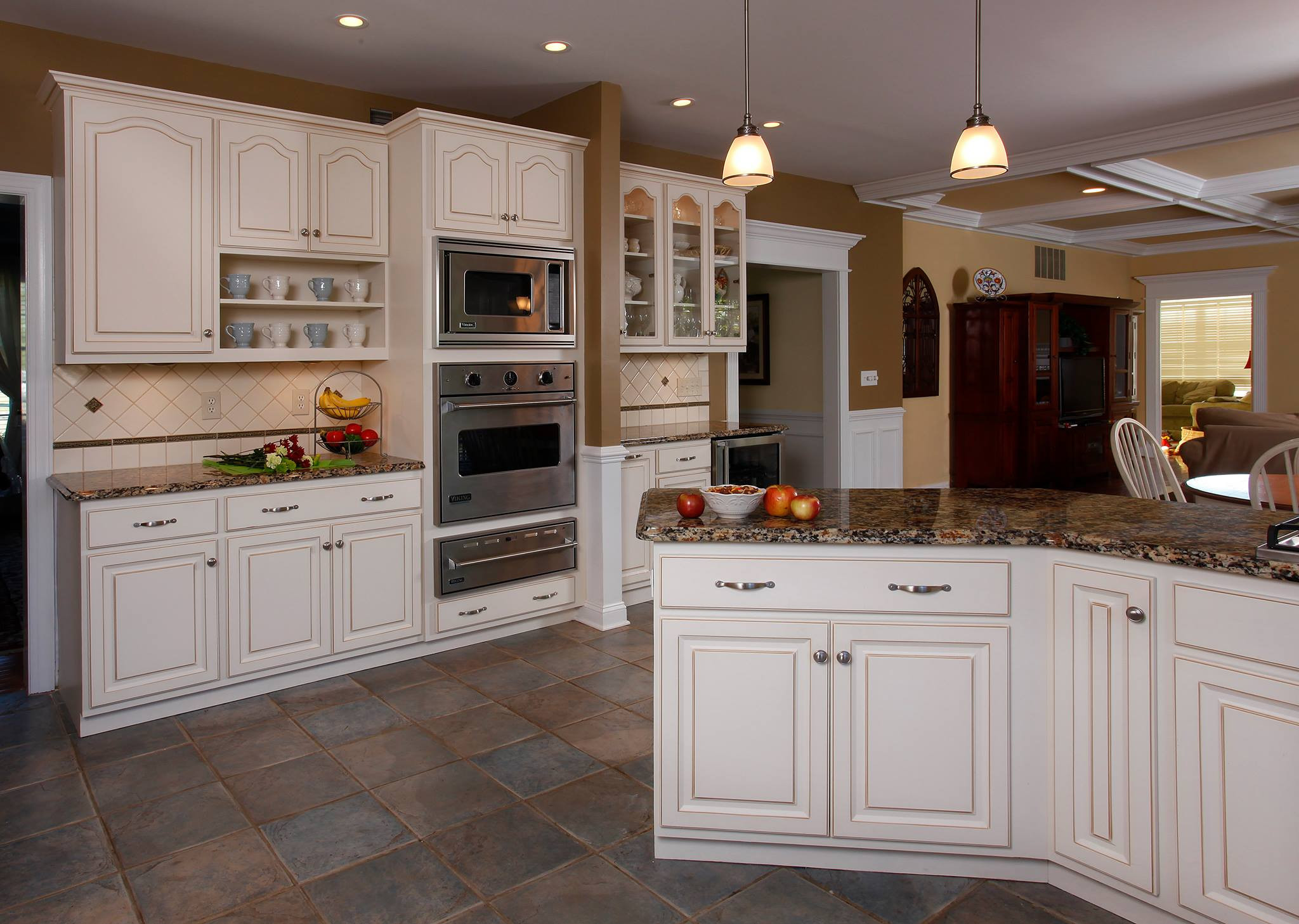 White Kitchen Cabinet Images
 Why Winter White Cabinets are so Popular