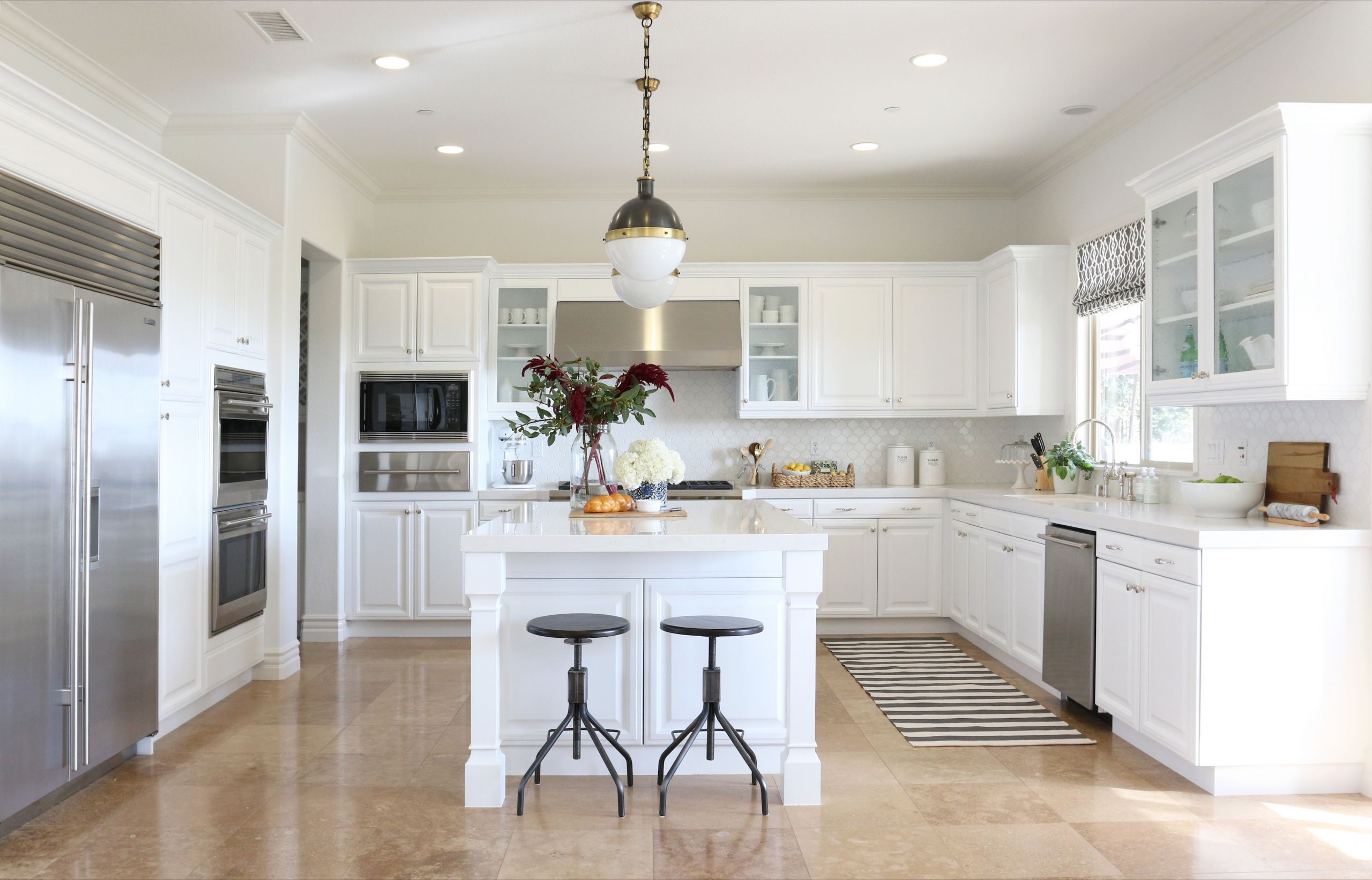 White Kitchen Cabinet Images
 11 Best White Kitchen Cabinets Design Ideas for White