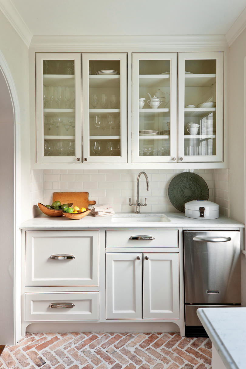 White Kitchen Cabinet Images
 Crisp & Classic White Kitchen Cabinets Southern Living