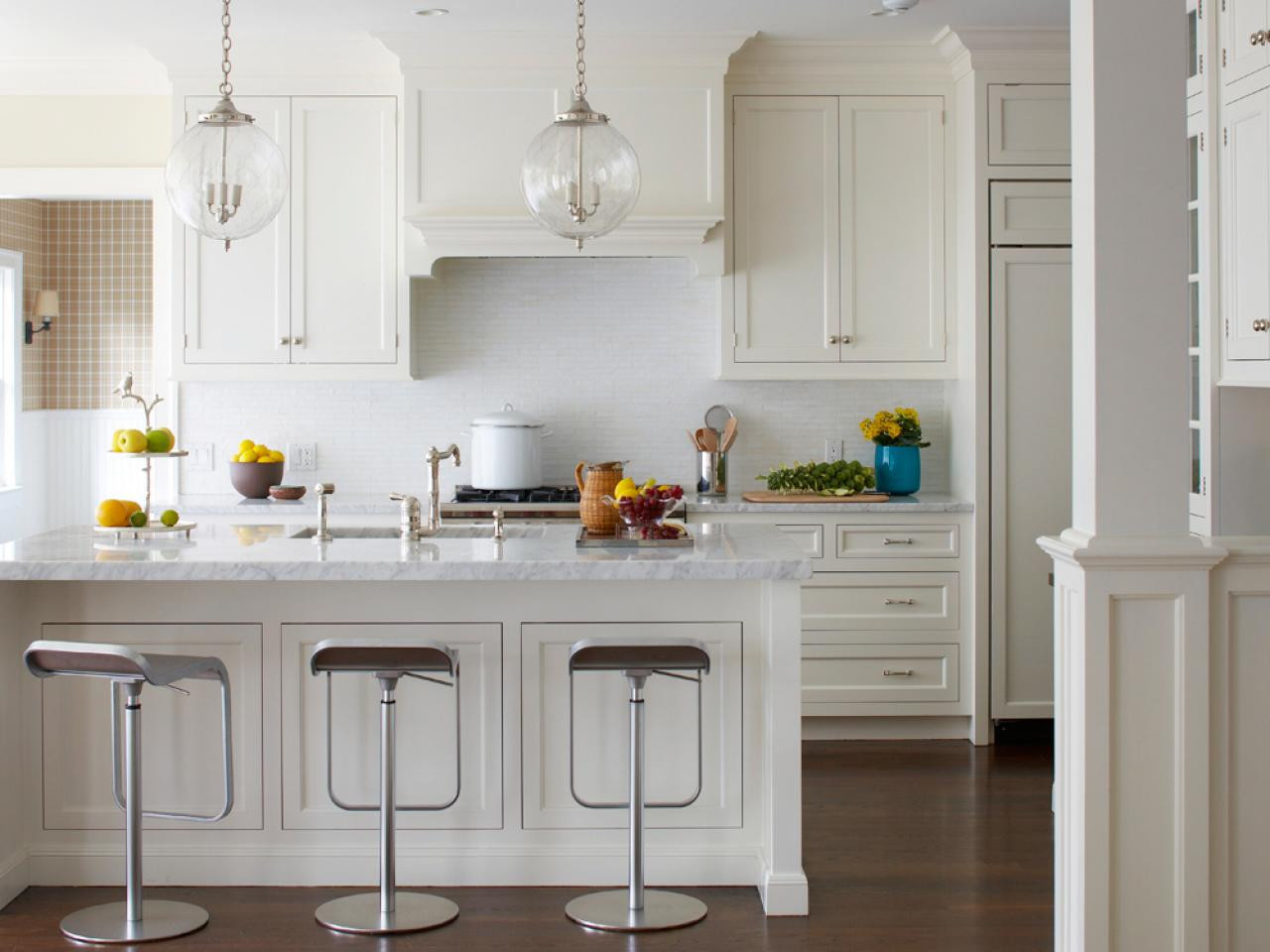 White Kitchen Cabinets Backsplash Ideas
 Wonderful White Kitchens Jenna Burger