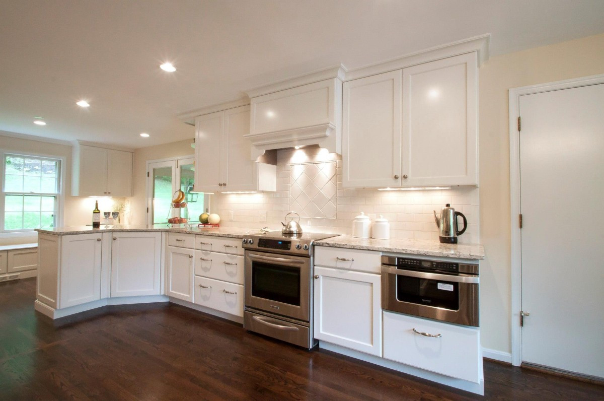 White Kitchen Cabinets Backsplash Ideas
 Cambria Praa Sands White Cabinets Backsplash Ideas