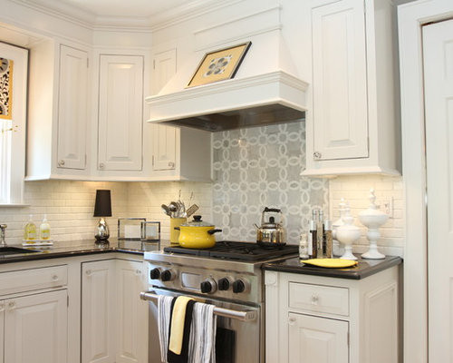 White Kitchen Cabinets Backsplash Ideas
 Best White Kitchen Backsplash Design Ideas & Remodel