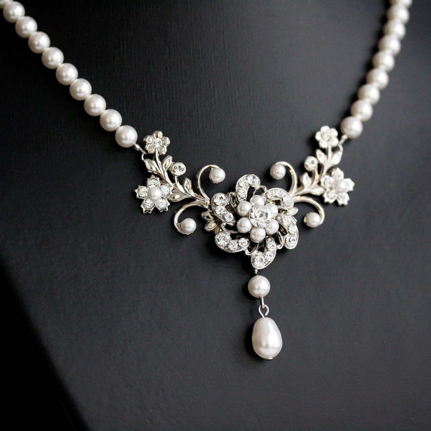 White Pearl Necklace
 Wedding Necklace White Pearl necklace Vintage rhinestone