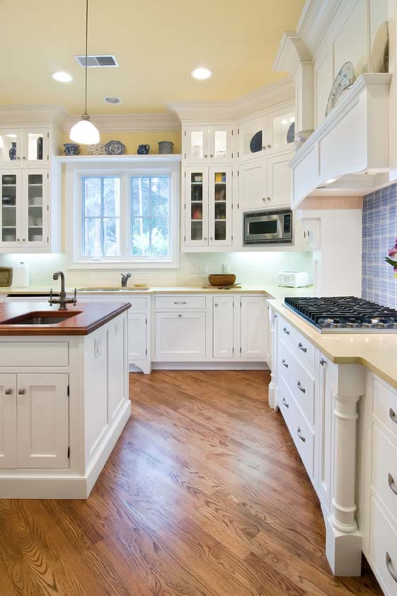 White Wood Kitchen Cabinets
 33 Cottage Kitchen Design Ideas To Inspire You