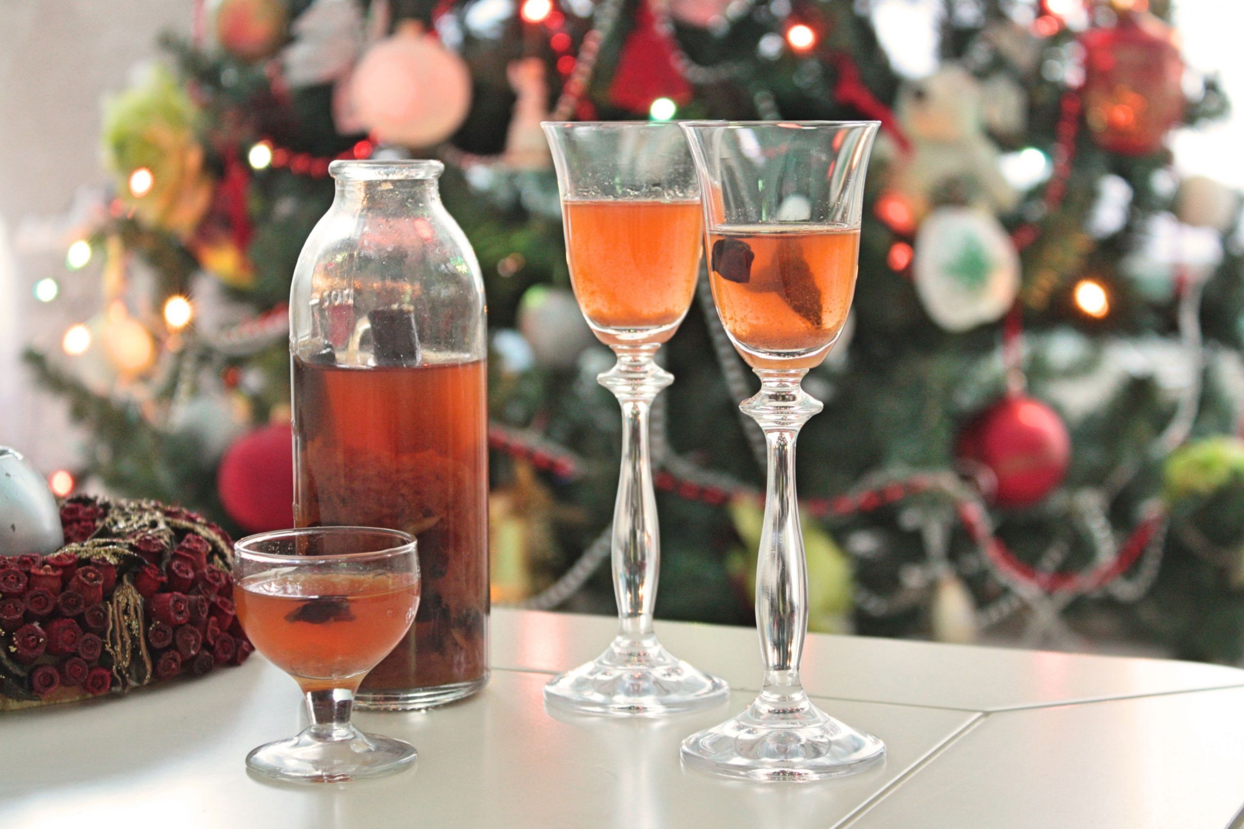 Winter Vodka Drinks
 Liqueur DIY Spiced Winter – JulieJuliet