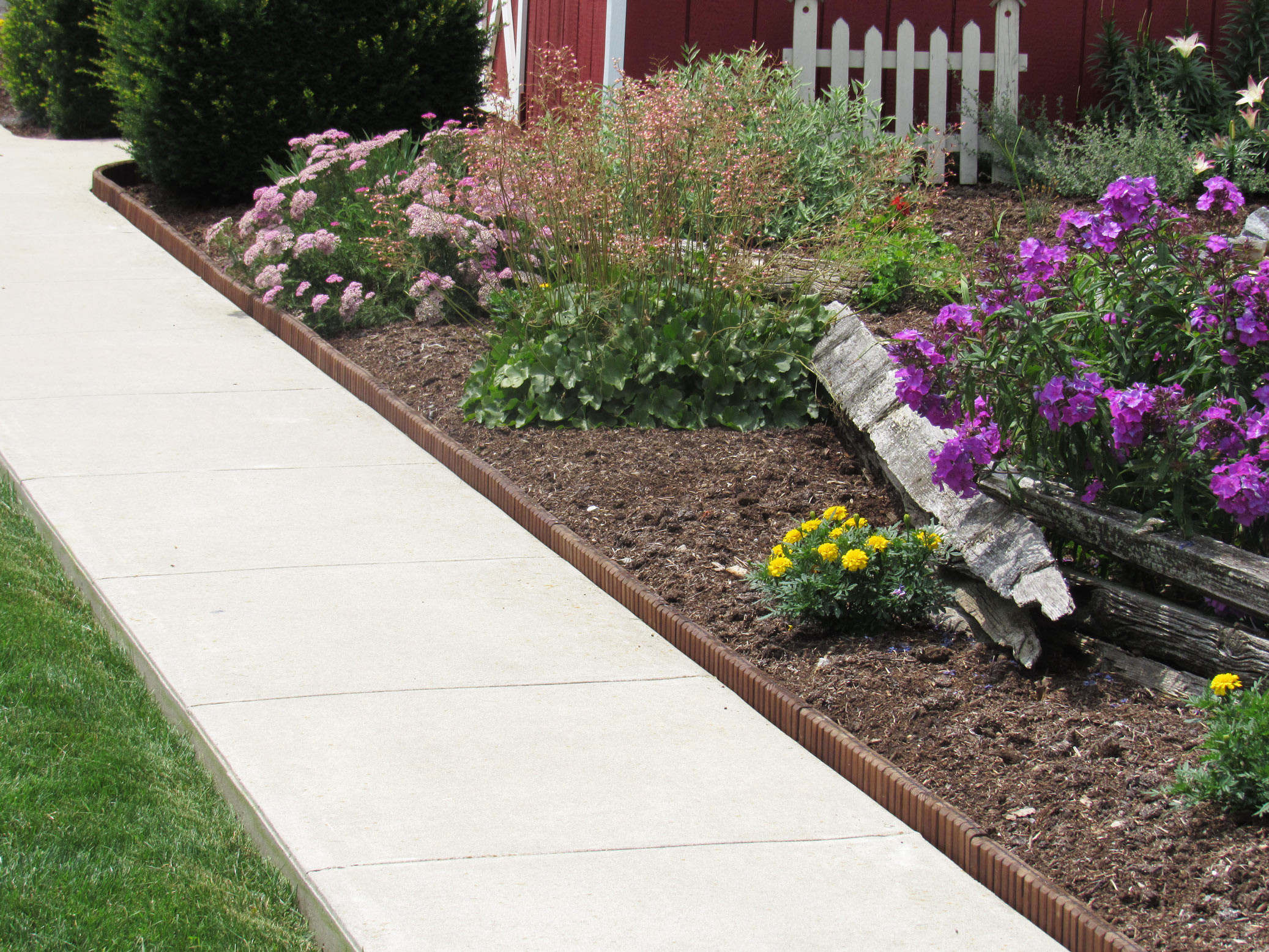 Wood Landscape Edging
 Brown Landscape Edging Natural Looking Wood Edging