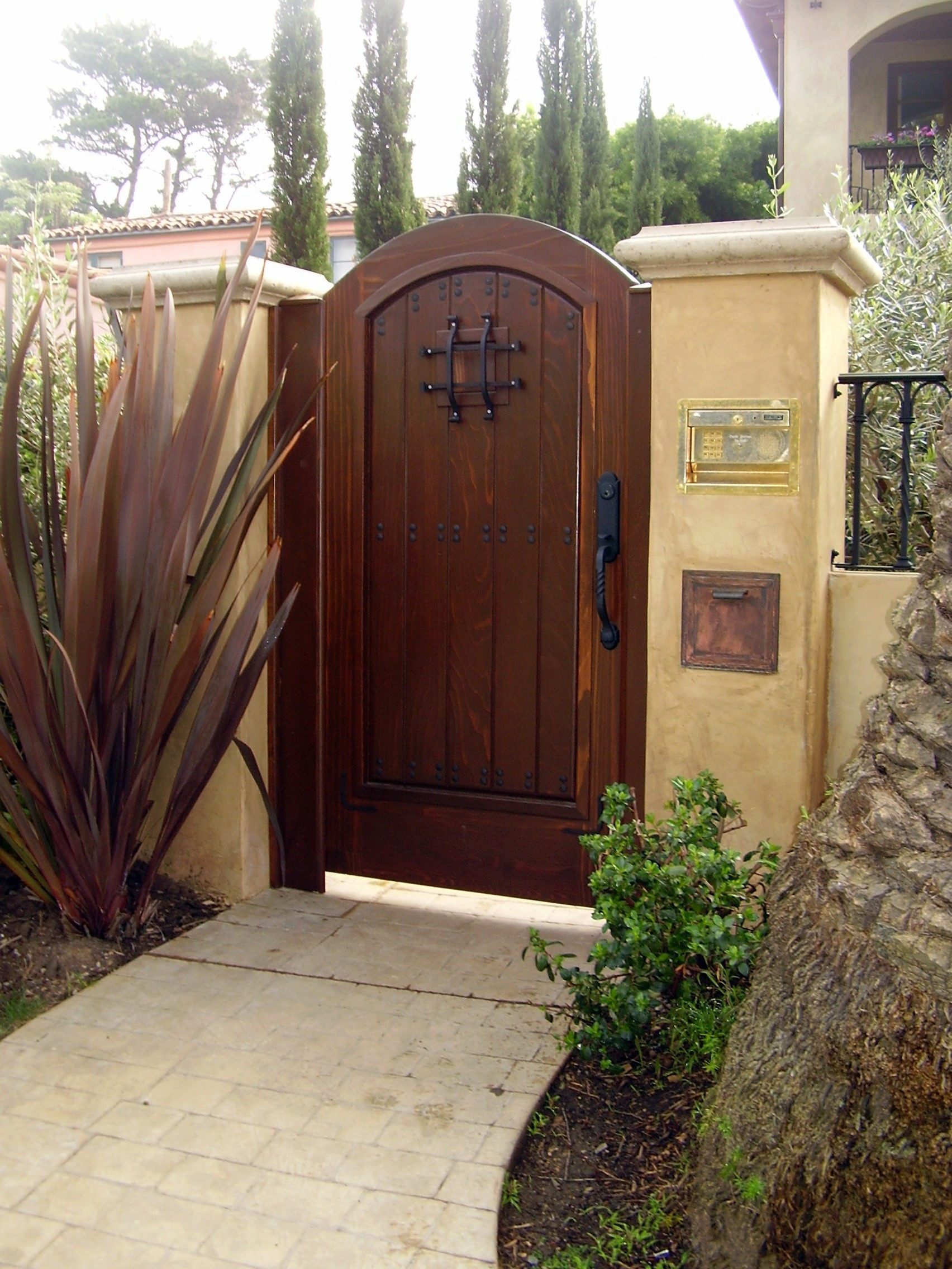 Wooden Backyard Gates
 Ideas Impressive Wooden Gate Designs With Outstanding