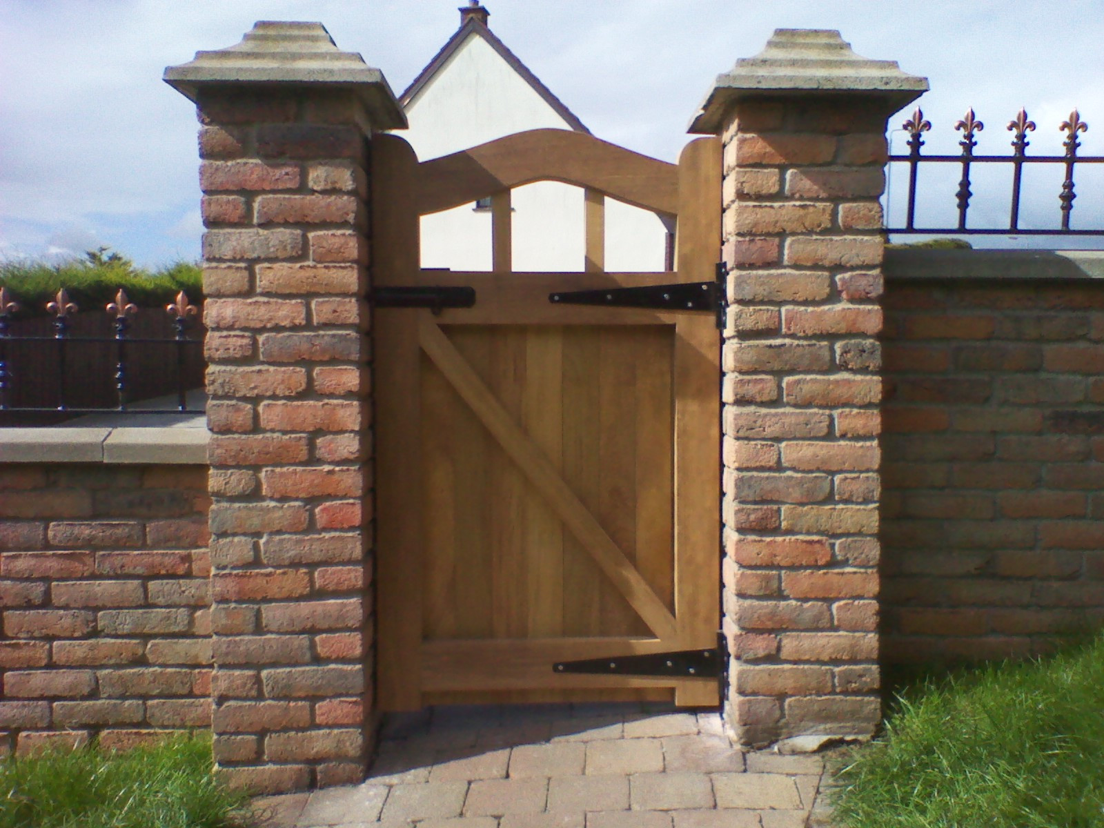 Wooden Backyard Gates
 Wooden Garden Gates