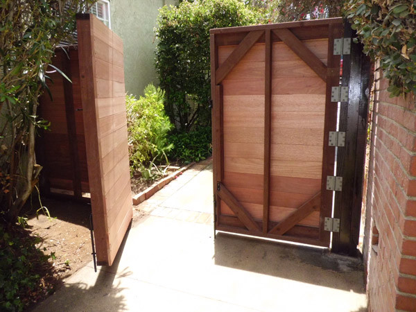 Wooden Backyard Gates
 DIY Wooden Gates