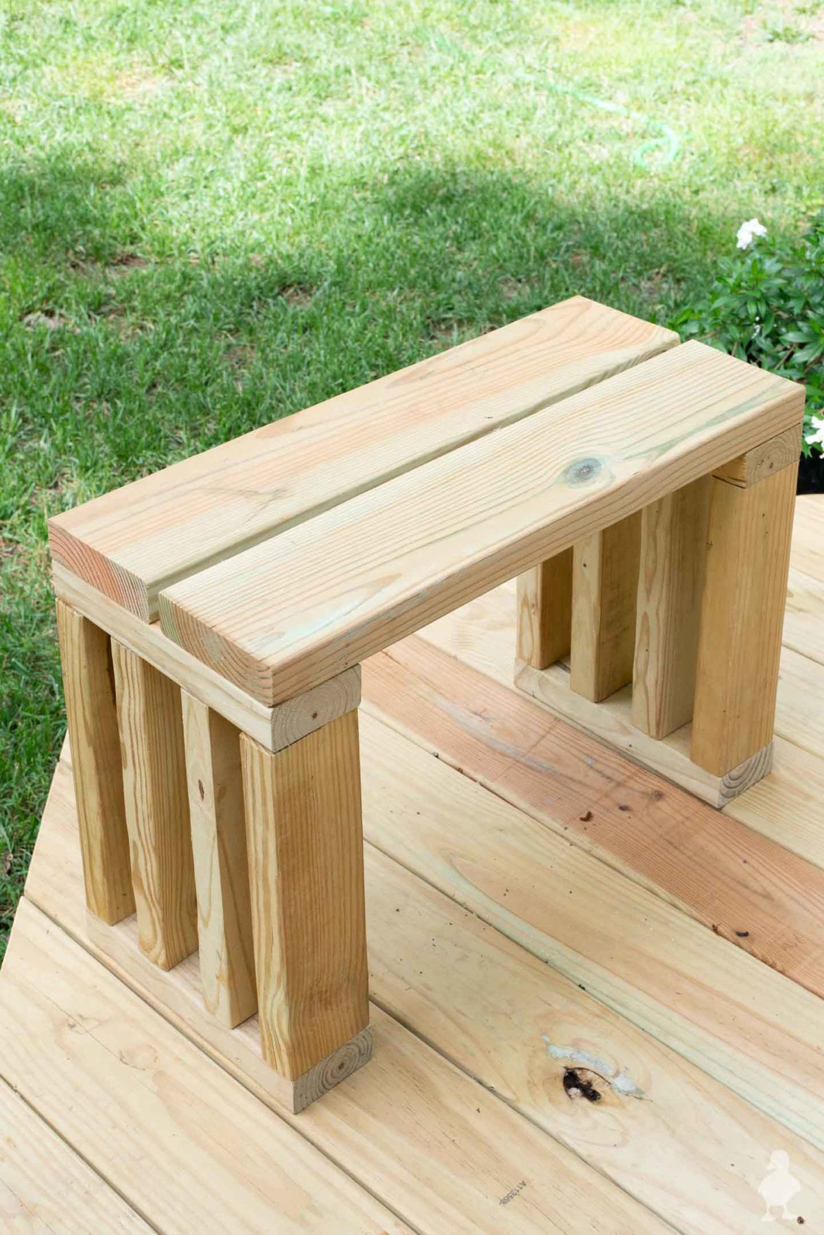 Wooden Bench DIY
 Ugly Duckling House • Your Not So Serious Guide to DIY