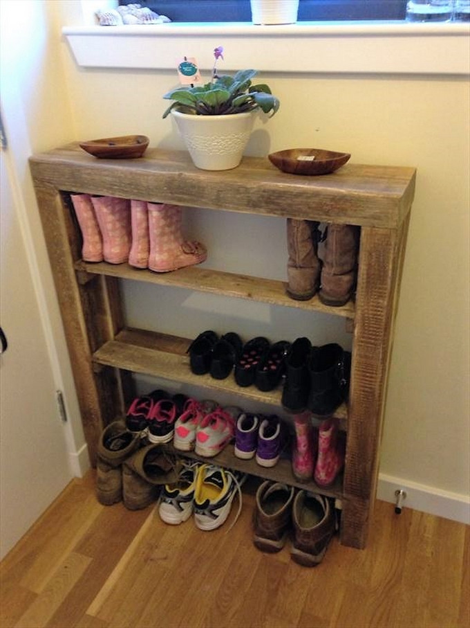 Wooden Shoe Rack DIY
 Unique and Elegant DIY Pallet Project Ideas