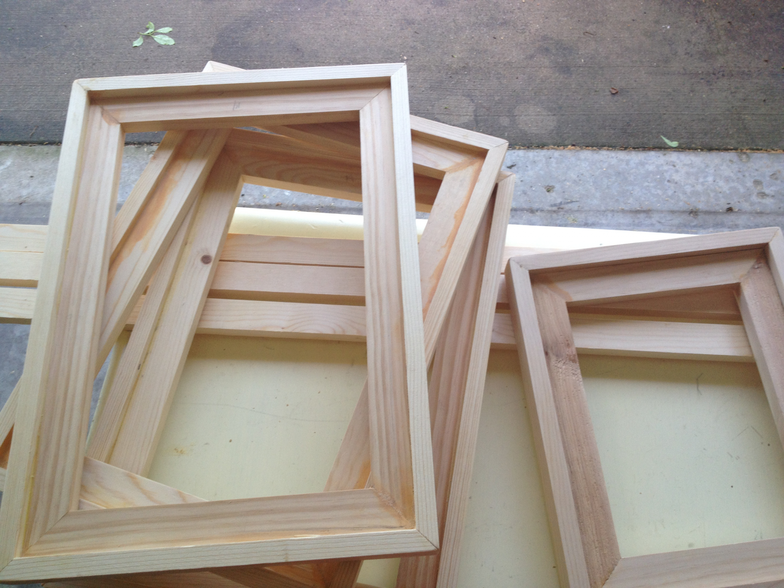 Wooden Window Frames DIY
 DIY Easy Barnwood Frame and Free Printables
