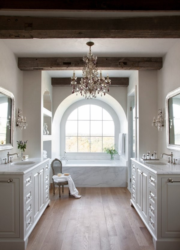 Woodsy Bathroom Decor
 Faux wood beams – an attractive and easy solution for