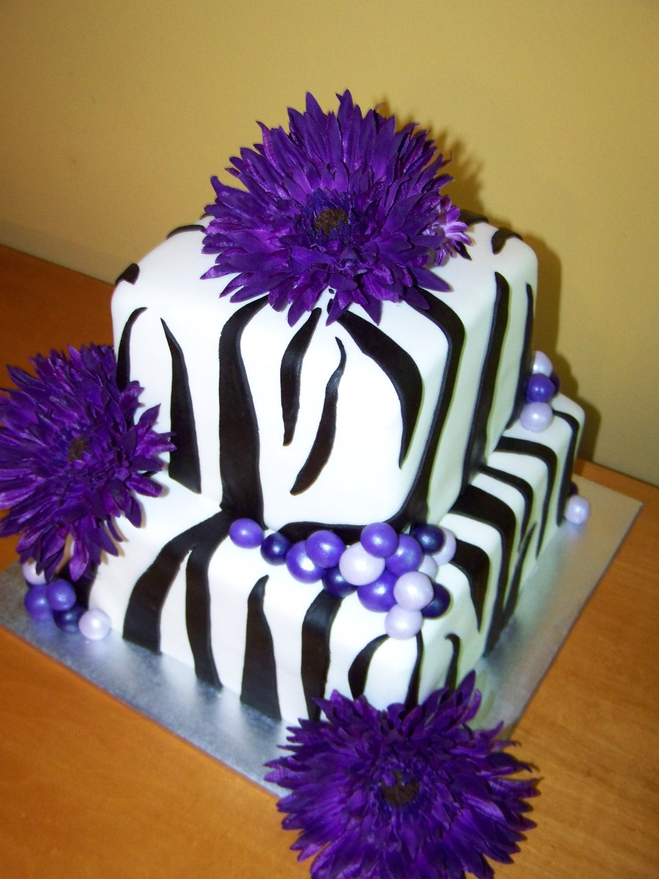 Zebra Print Birthday Cake
 Zebra Cakes – Decoration Ideas