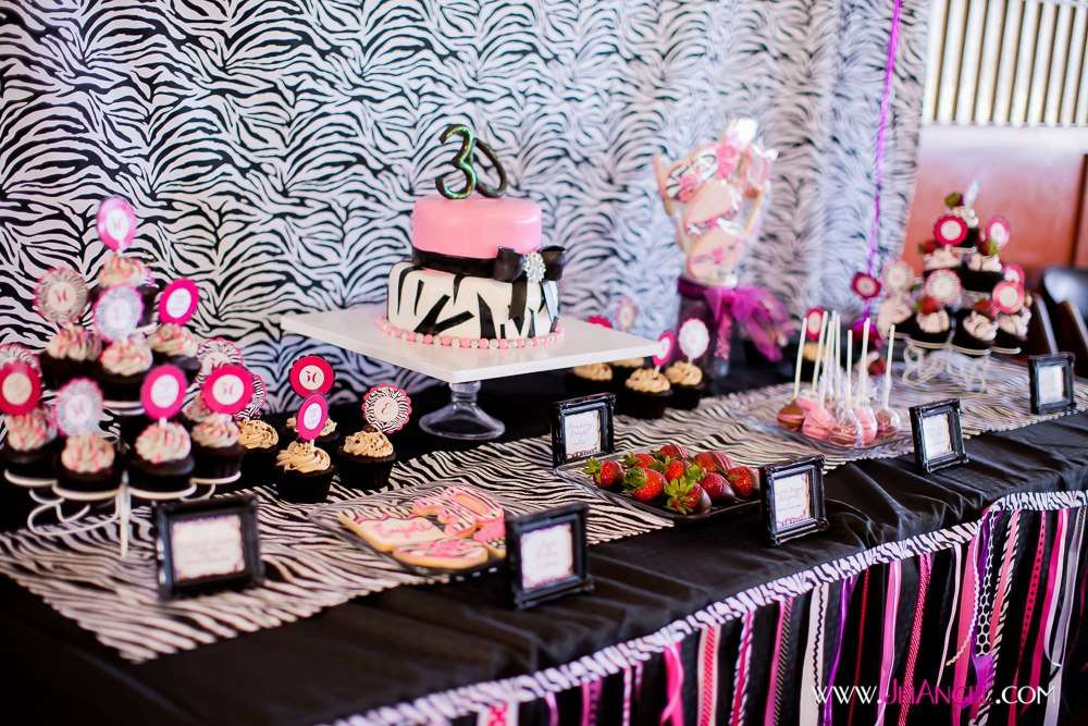 Zebra Print Birthday Decorations
 Hot Pink with Zebra Print Birthday Party Ideas