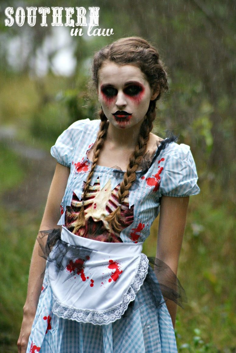 Zombie DIY Costume
 5 Scary DIY Zombie Makeup Tutorials For Halloween